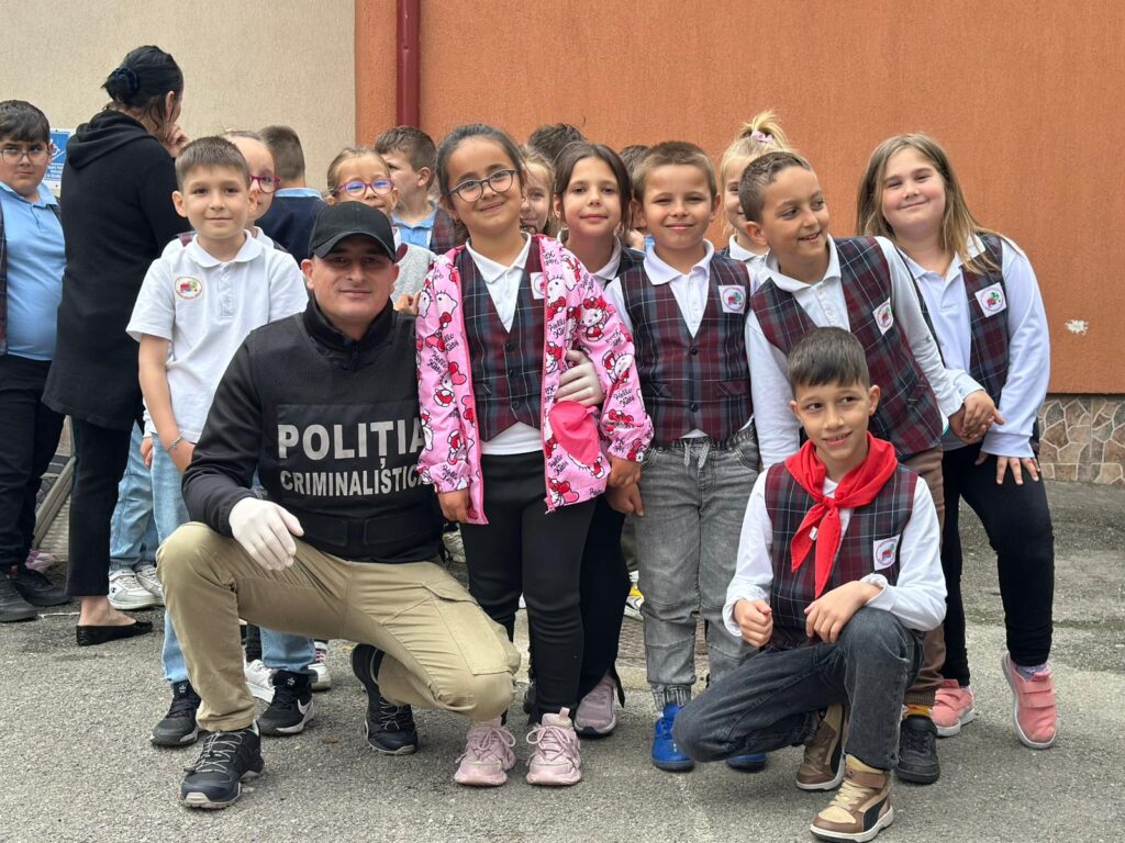 Siguranța copiilor, o prioritate pentru polițiști - 27 mai 2025 AccentNews.ro