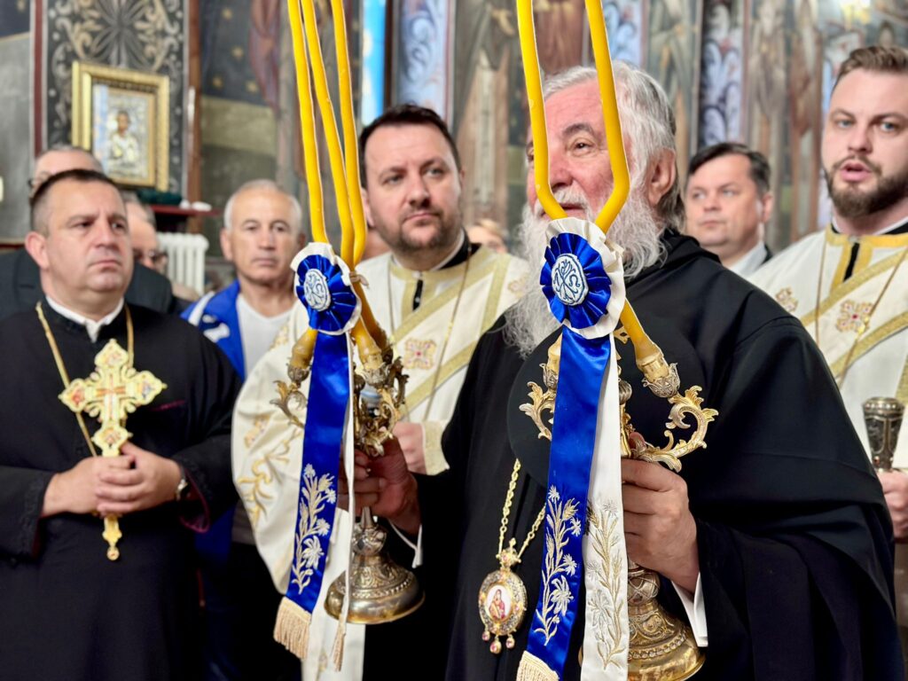 A fost sfințită capela Parohiei „Înălțarea Domnului” din Târgu Jiu - 29 mai 2025 AccentNews.ro