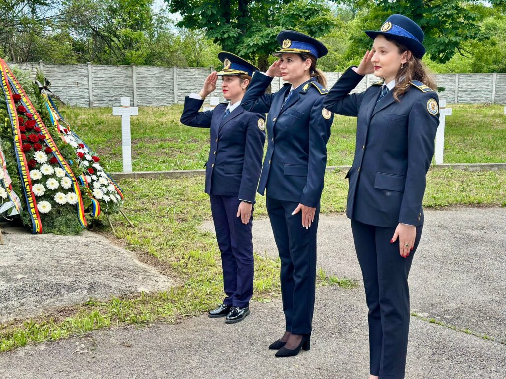 Ceremonial militar și religios la Cimitirul Eroilor din Târgu Jiu - 29 mai 2025 AccentNews.ro
