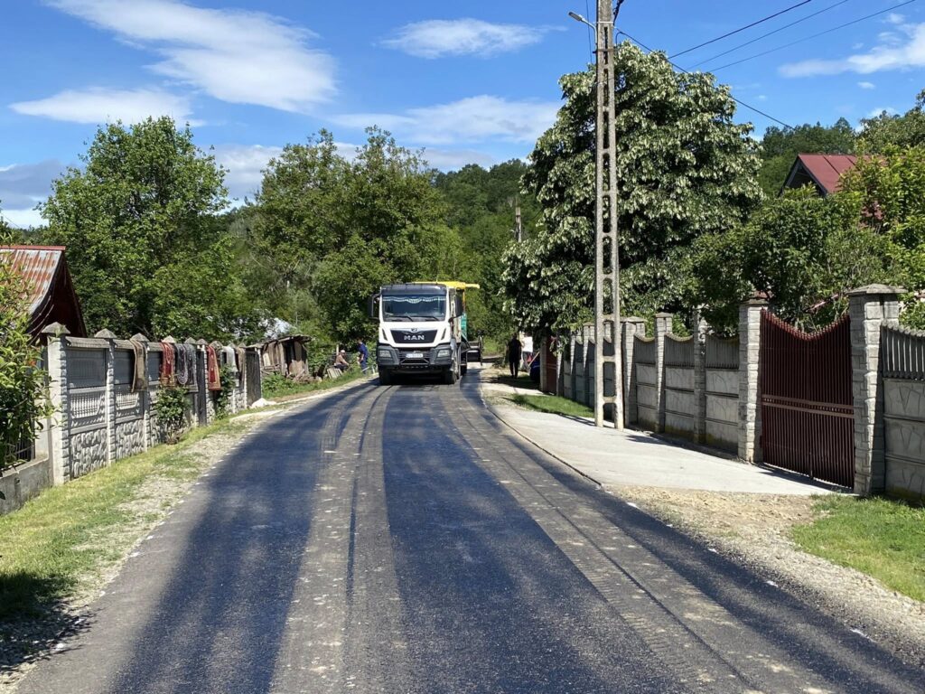 Autoritățile din Fărcășești anunță finalizarea modernizării de pe Aleea Plopului - 11 iunie 2025 AccentNews.ro