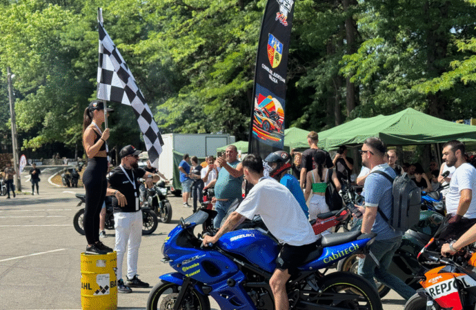 Motoare turate, distracție și adrenalină la Ocnele Mari
