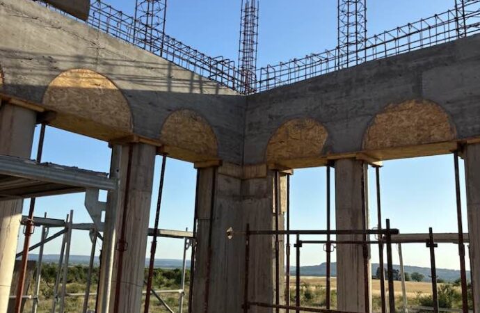 Turburea va avea cea mai mare mănăstire din Oltenia