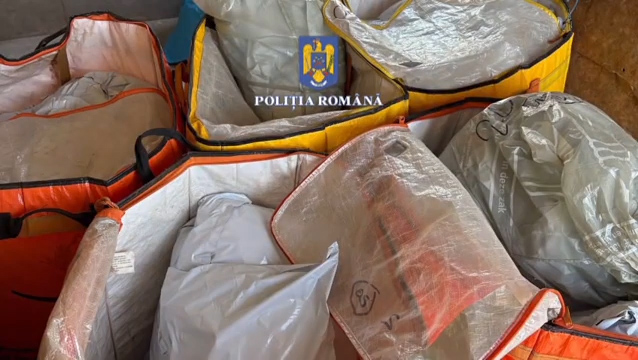 Aproximativ 250 de kilograme de tutun mărunțit, depistate de polițiștii doljeni 1 Aproximativ 250 de kilograme de tutun mărunțit, depistate de polițiștii doljeni