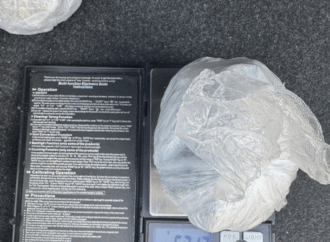 Cinci persoane, cercetate de polițiștii gorjeni pentru trafic de droguri