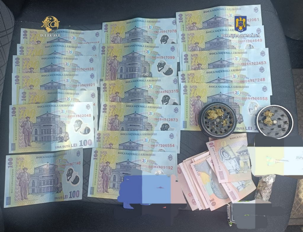Cinci persoane, cercetate de polițiștii gorjeni pentru trafic de droguri 2 Cinci persoane, cercetate de polițiștii gorjeni pentru trafic de droguri - 25 iulie 2025 AccentNews.ro