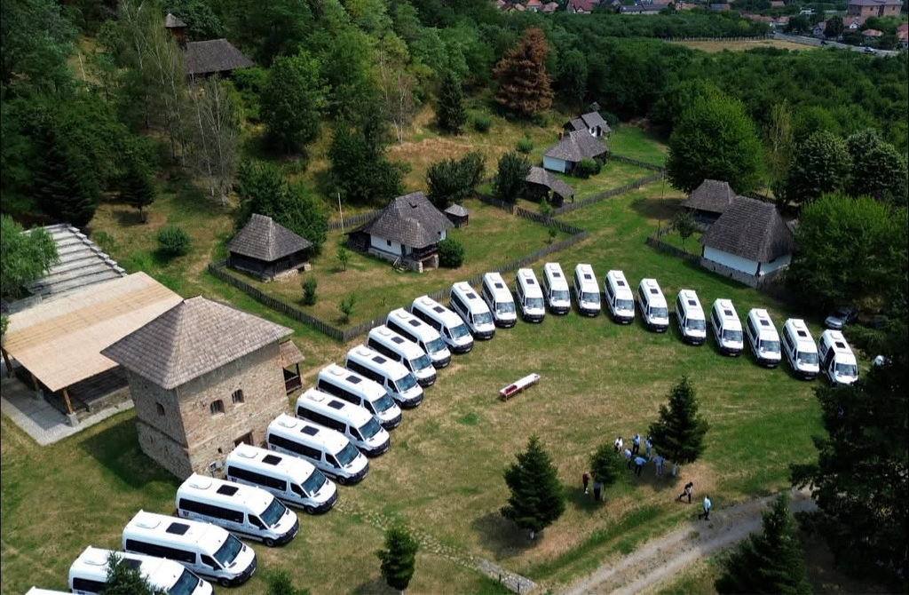 Transport verde pentru 4.500 de elevi vâlceni 4 Transport verde pentru 4.500 de elevi vâlceni - 8 iulie 2025 AccentNews.ro