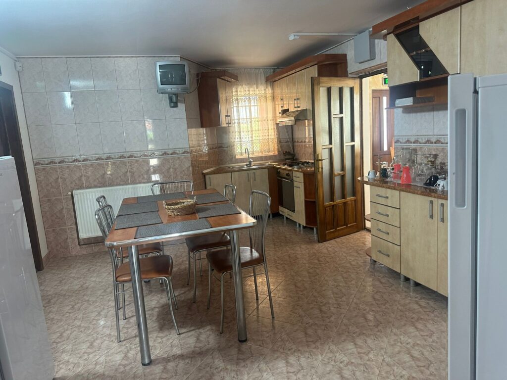 Târgu Jiu: S-a deschis Casa „Primăverii”, pentru tinerii și copiii cu dizabilități - 22 august 2025 AccentNews.ro