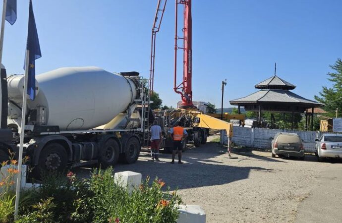 Lucrările la dispensarul din Zătreni continuă în ritm alert