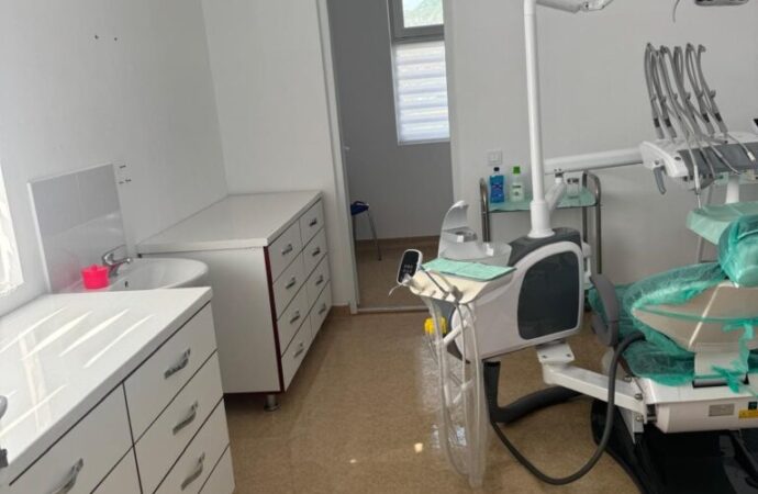 Cabinet stomatologic redeschis la Baia de Fier