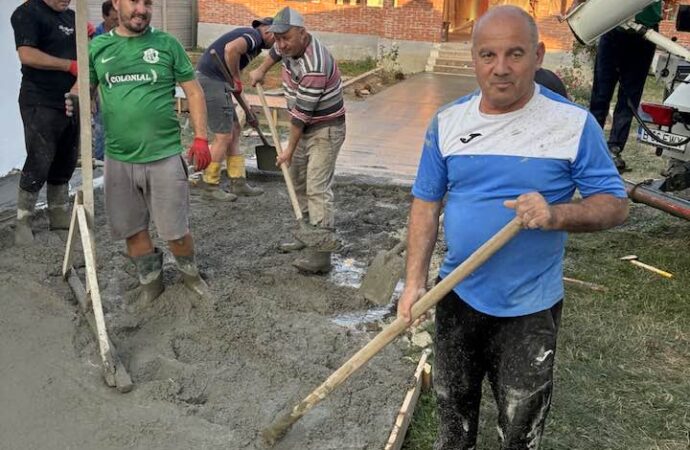Mănăstire impresionantă la Turburea