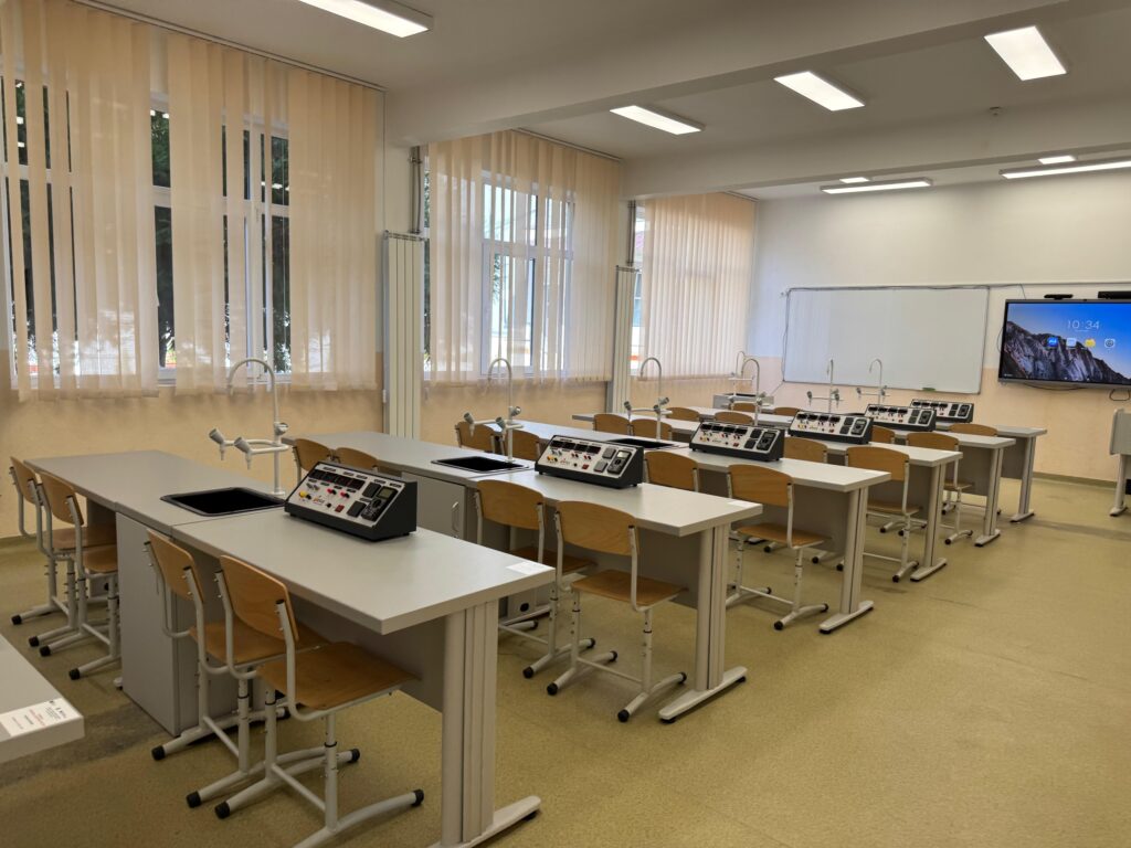 Consiliul Județean Vâlcea modernizează liceul din Horezu și alte școli cu fonduri PNRR - 4 septembrie 2025 AccentNews.ro