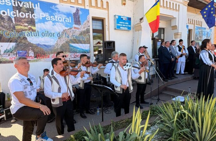Festivalul „Coborâtul Oilor de la Munte” la Baia de Fier