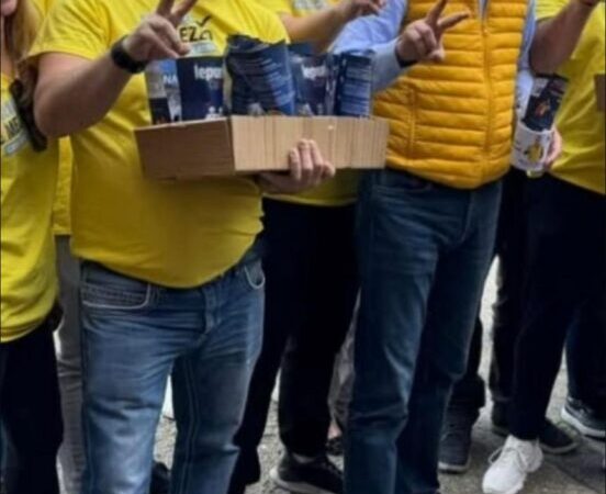 De Mezzo i-a „aruncat un os”. Figurant în filmuleţele de campanie, pus şef la ecarisaj