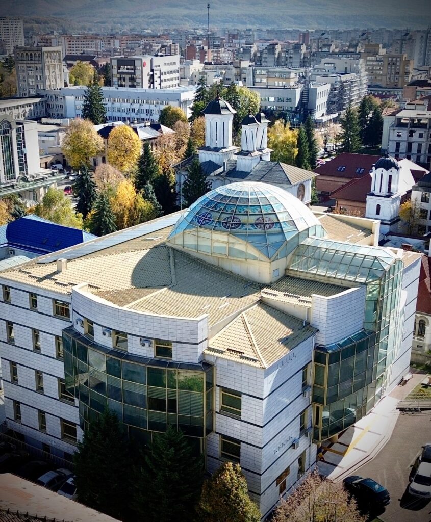 Consiliul Județean Vâlcea – 75 de ani de sprijin pentru Biblioteca „Antim Ivireanul” - 31 octombrie 2025 AccentNews.ro