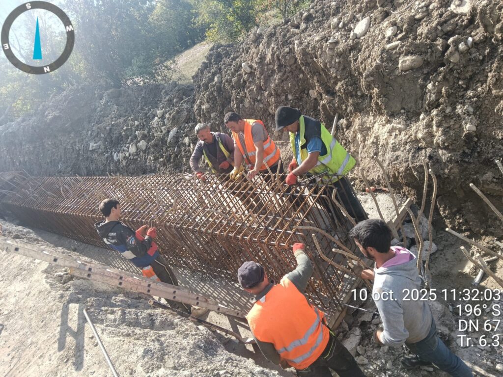 Lucrări de consolidare pe DN 67, la Polovragi - 13 octombrie 2025 AccentNews.ro