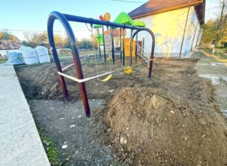 Locuri de joacă moderne pentru copiii din Ciuperceni și Vârtopu