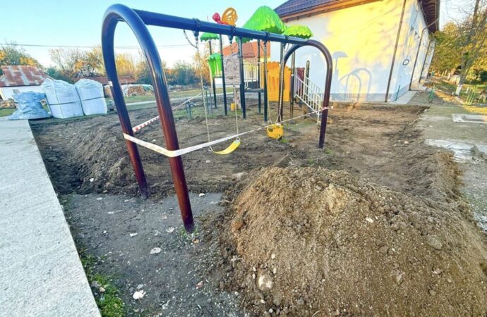 Locuri de joacă moderne pentru copiii din Ciuperceni și Vârtopu