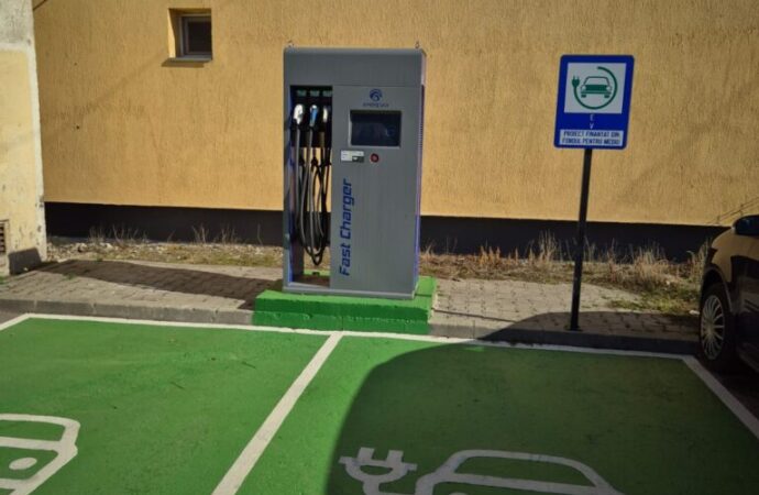 Cinci stații de încărcare pentru mașini electrice, inaugurate la Mătăsari