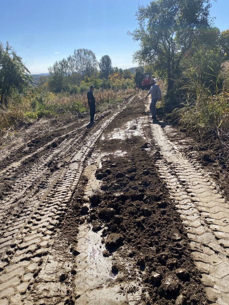 Sătenii din Roșia de Amaradia au din nou drum între tarlale - 15 octombrie 2025 AccentNews.ro