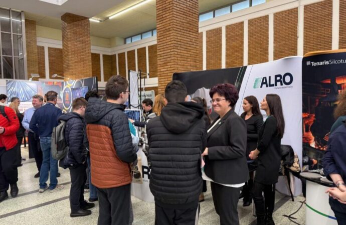 ALRO întâlnește din nou studenții la MaterialFEST. Compania a finanțat înființarea „Laboratorului ALRO” în colaborare cu Universitatea Politehnica