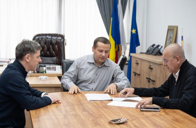 Încă cinci microbuze electrice pentru elevii județului Gorj