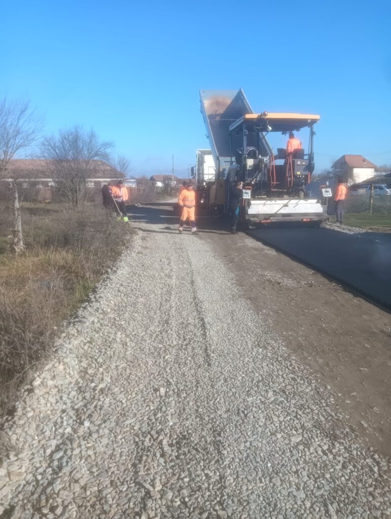 Primăria Bălești finalizează asfaltarea în satul Tămășești 7 Primăria Bălești finalizează asfaltarea în satul Tămășești - 25 noiembrie 2025 AccentNews.ro
