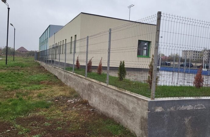 Teren de sport modern pentru elevii Colegiului „George Coșbuc” din Motru