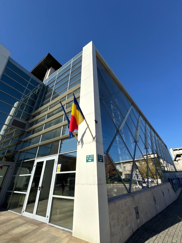 Lucrările de modernizare continuă la Teatrul „Anton Pann” din Râmnicu Vâlcea - 17 noiembrie 2025 AccentNews.ro