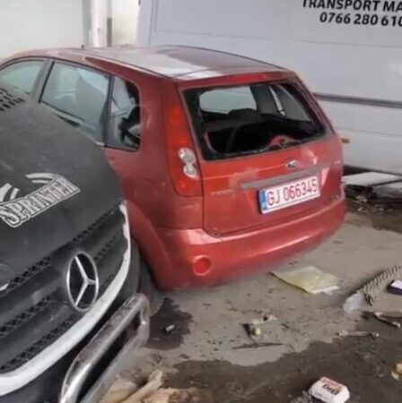 Caz incredibil în Târgu Jiu! Cercetări după ce au fost distruse 27 de mașini!