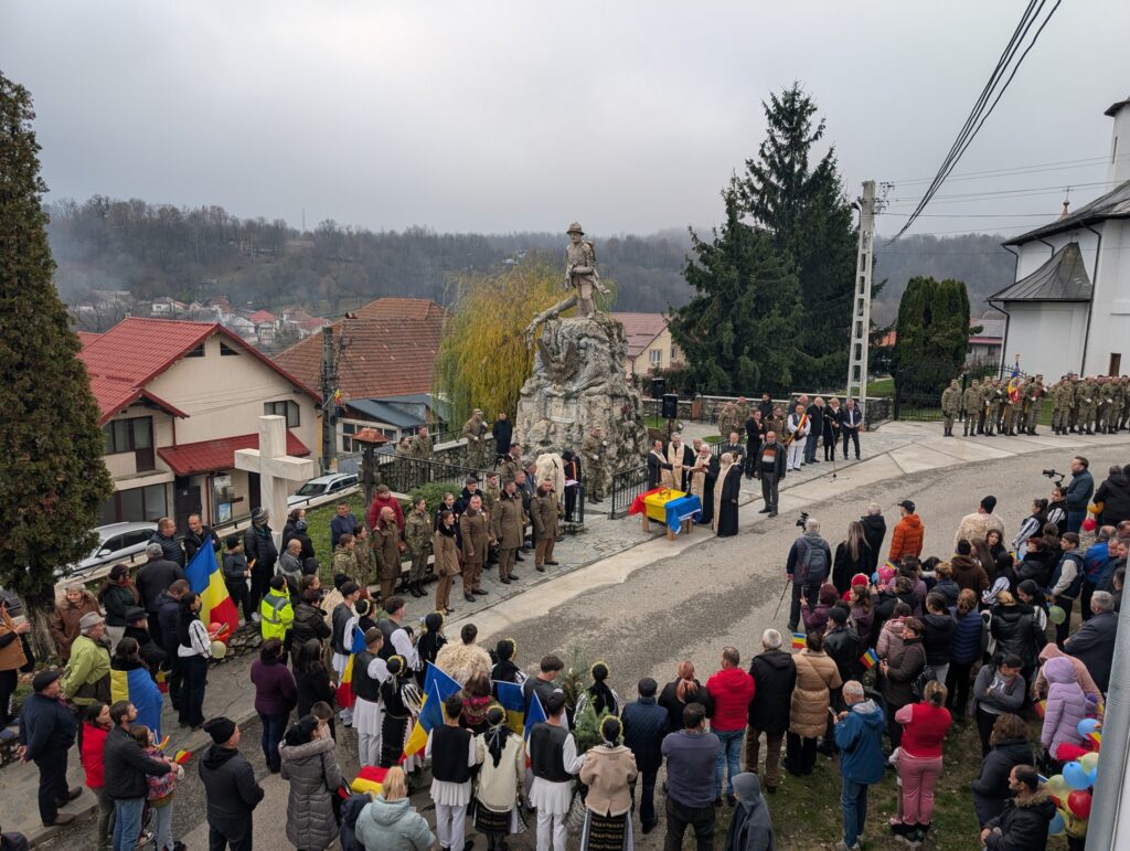 Ziua Națională, sărbătorită cu onoare la Vaideeni - 2 decembrie 2025 AccentNews.ro