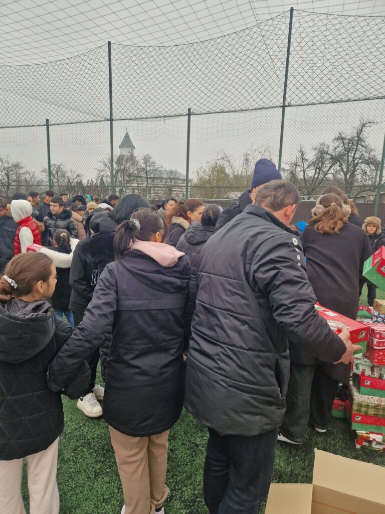 Sărbătoare pentru copii în comuna Scoarța 2 Sărbătoare pentru copii în comuna Scoarța - 23 decembrie 2025 AccentNews.ro