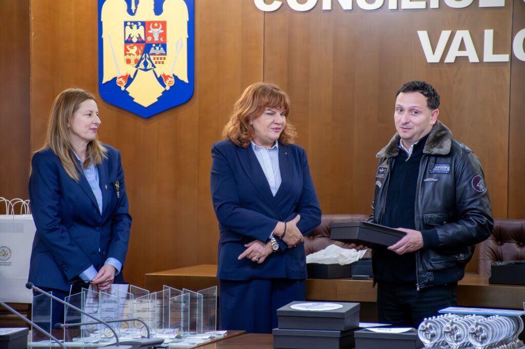 Președintele Consiliului Județean Vâlcea, Constantin Rădulescu, premiat pentru contribuția la dezvoltarea baschetului românesc - 11 decembrie 2025 AccentNews.ro