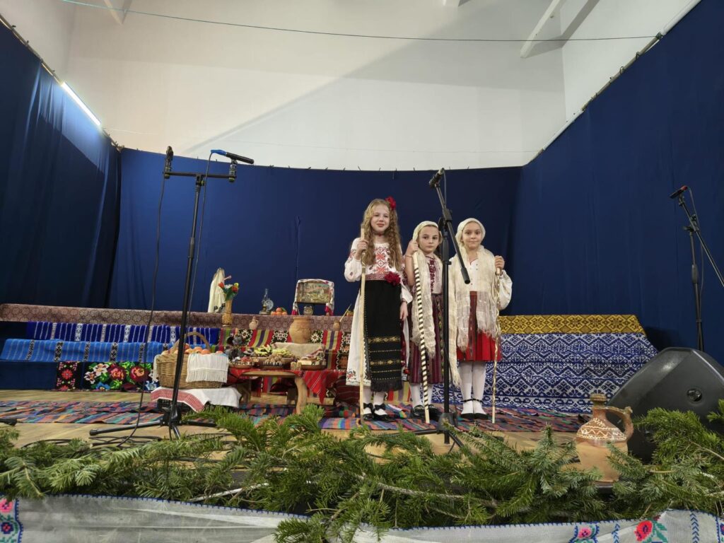 Șezătoare de Crăciun, lecție de suflet pentru elevii de la Spirul Haret - 15 decembrie 2025 AccentNews.ro