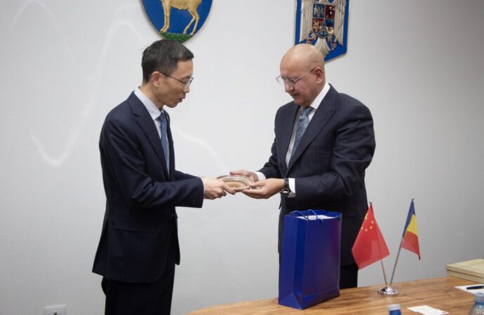 Ambasadorul Chinei, la Târgu Jiu