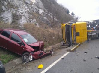Trafic reluat cu dificultate pe DN 6, după un accident pe Viaductul Vârciorova