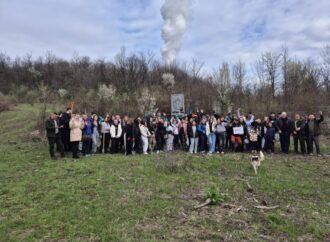 Pădurea Erasmus prinde rădăcini la Roșia-Jiu, cu sprijinul comunității locale