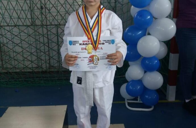 Karatiștii gorjeni, prestații excelente la OLTENIA OPEN