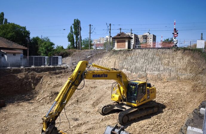 Continuă lucrările la pasajul sub calea ferată de pe strada Ana Ipătescu
