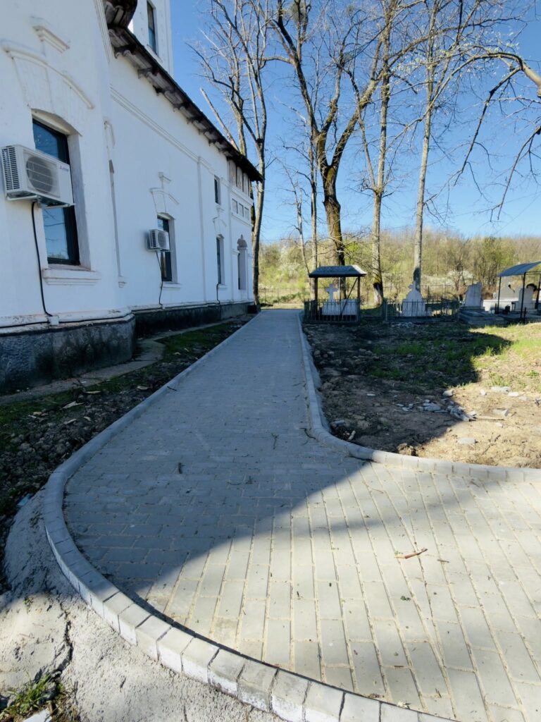 Investiții pentru comunitate: capelă nouă și curte modernizată la biserica din Ciuperceni - 8 aprilie 2026 AccentNews.ro